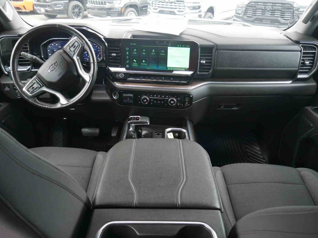 Used 2023 Chevrolet Silverado 1500 RST image 5
