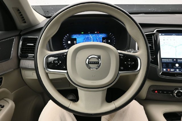 Used 2024 Volvo XC90 B6 Plus w/ Protection Package Premier AWD/4WD image 23