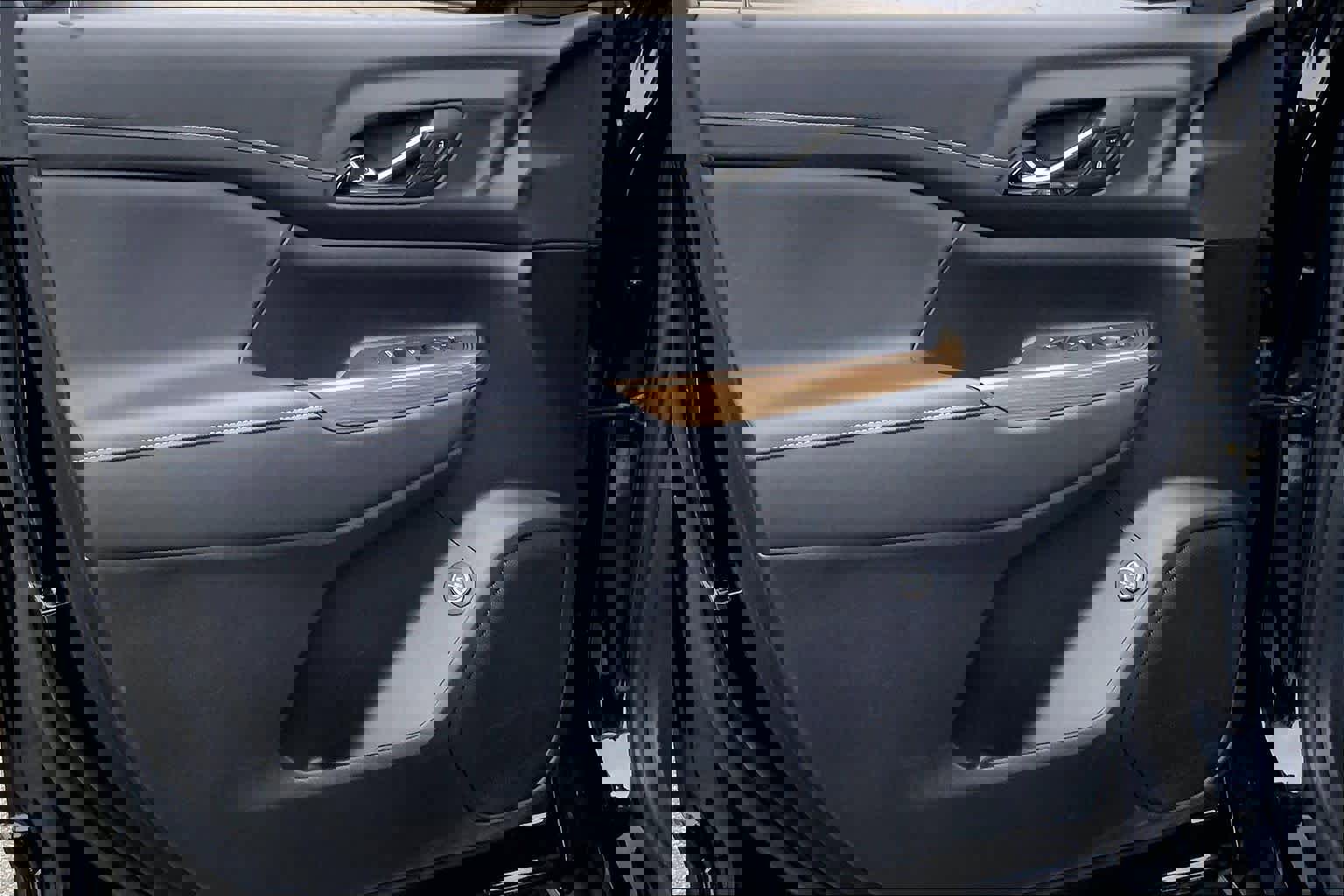 Used 2023 GMC Acadia SLE w/ Driver Convenience Package image 21