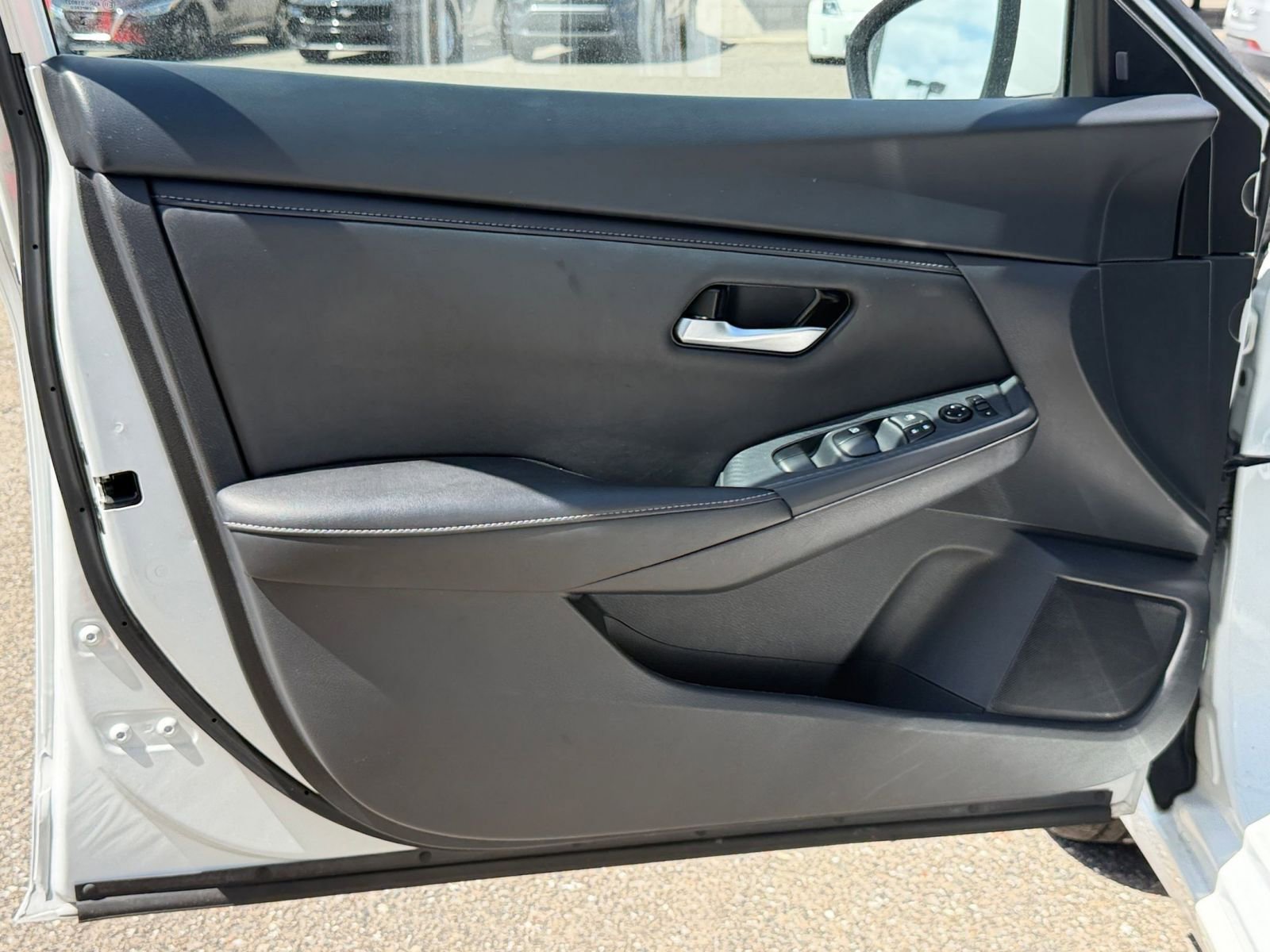 Used 2025 Nissan Sentra SV image 18