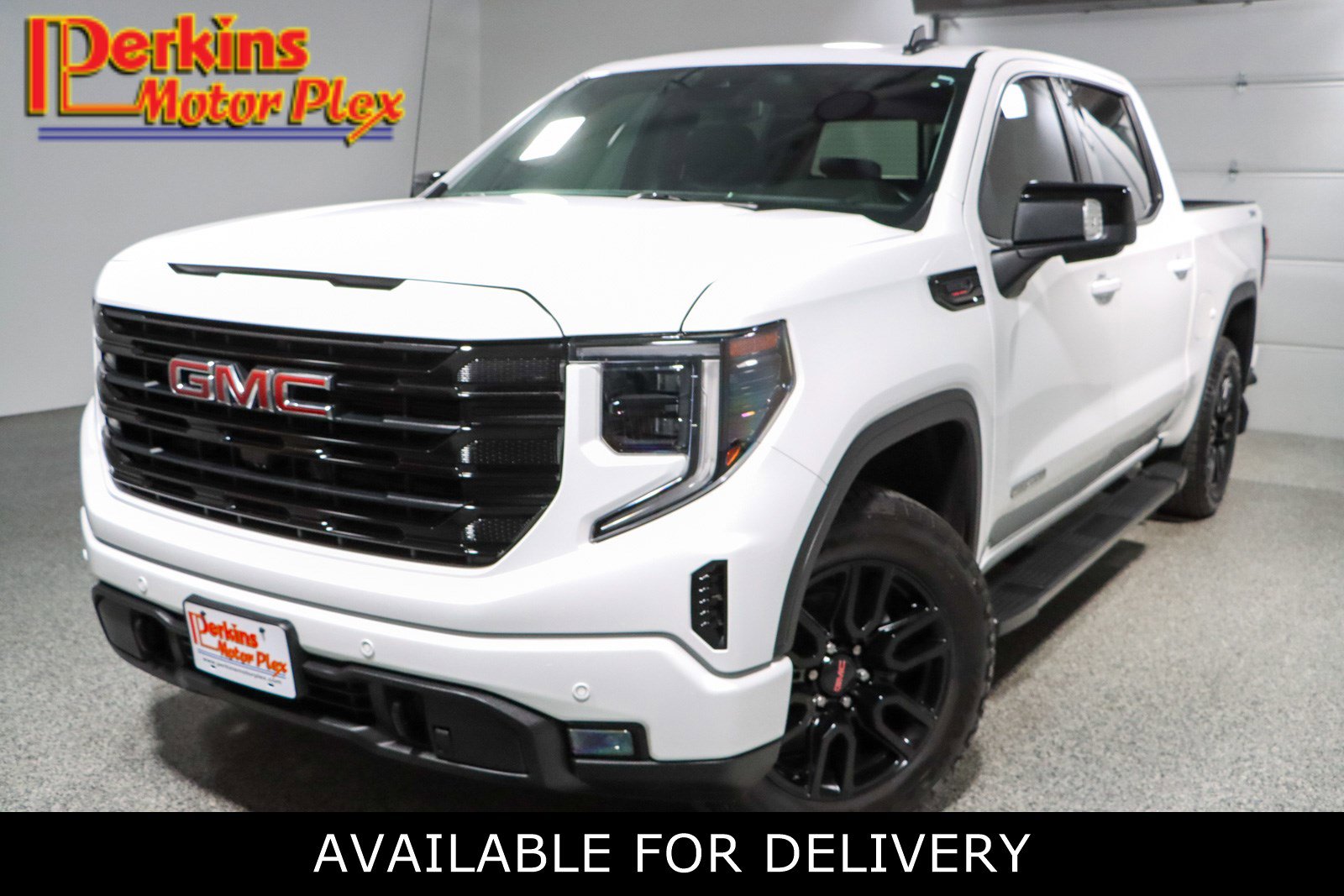 Used 2025 GMC Sierra 1500 Elevation w/ Elevation Premium Package image 1