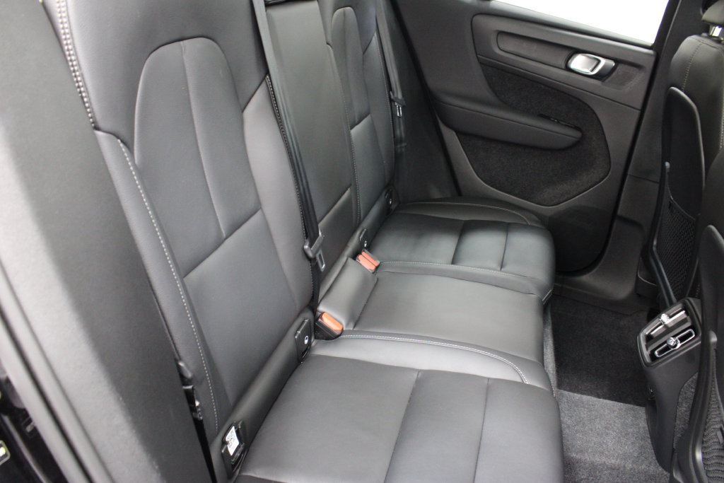 Certified 2026 Volvo XC40 B5 Plus AWD/4WD image 22