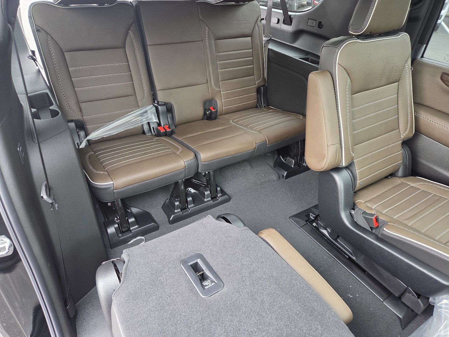 New 2027 GMC Yukon XL Denali Ultimate w/ LPO, Floor Liner Package AWD/4WD image 28