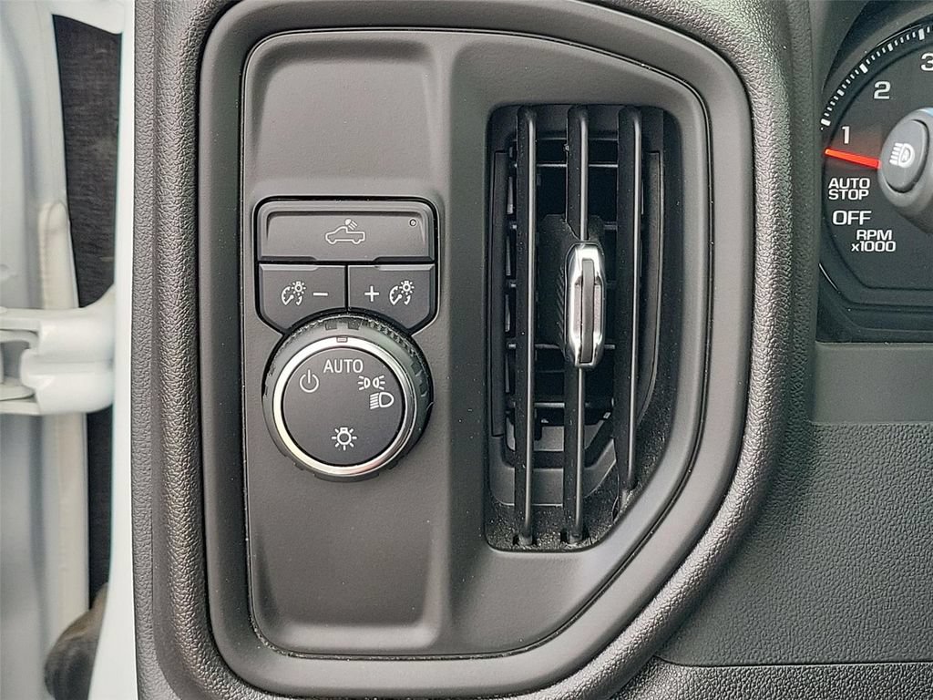 Used 2025 Chevrolet Silverado 1500 W/T RWD image 10