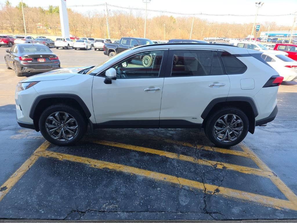 Used 2022 Toyota RAV4 Limited image 8