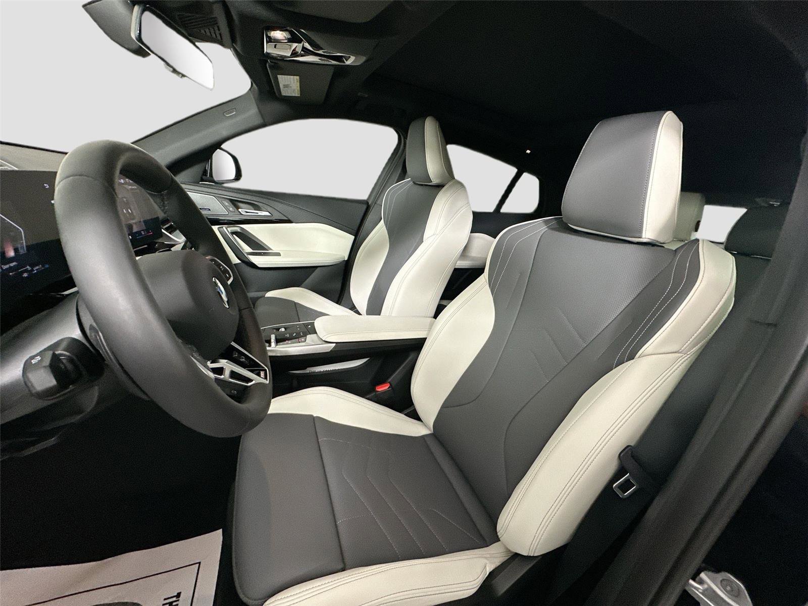 New 2026 BMW X2 xDrive28i AWD/4WD image 23