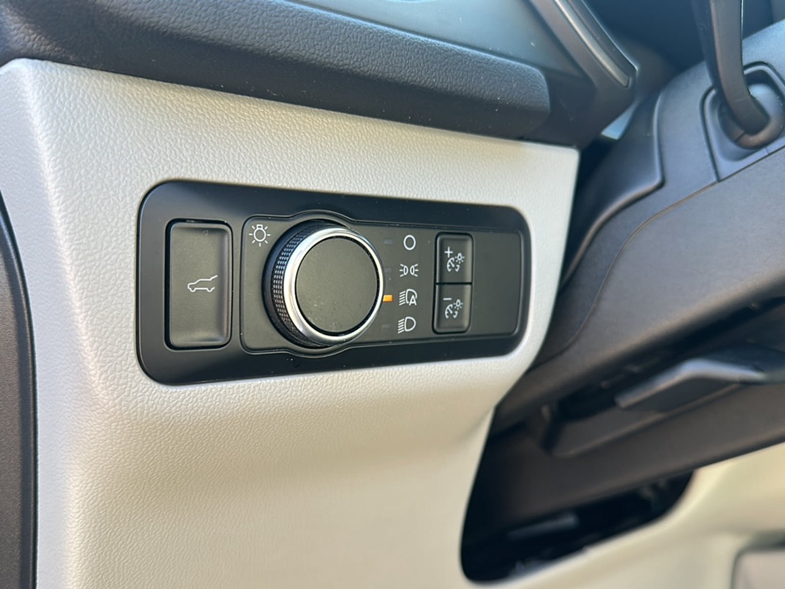 Used 2024 Ford Escape Active w/ Cold Weather Package FWD image 16