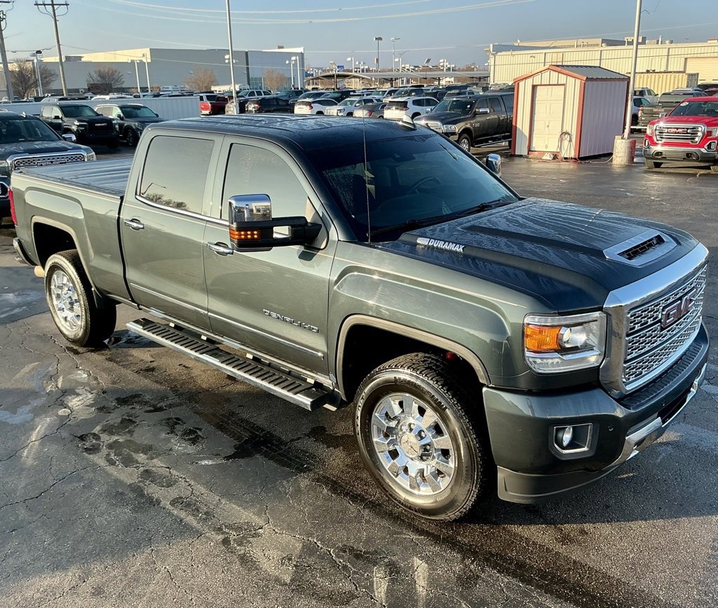Used 2018 GMC Sierra 2500 Denali w/ Duramax Plus Package image 4