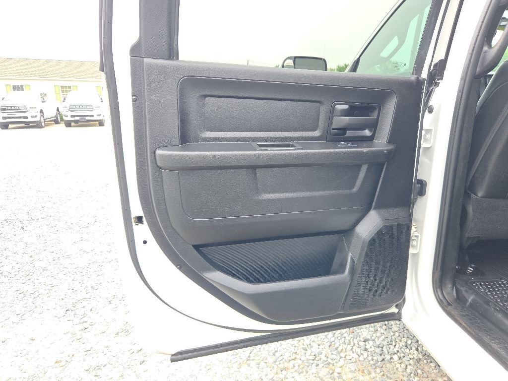 Used 2022 RAM 5500 Tradesman w/ Chrome Appearance Group AWD/4WD image 25