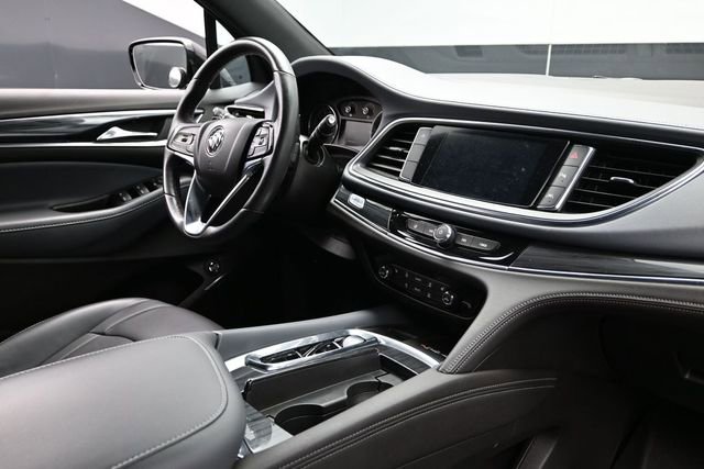 Used 2023 Buick Enclave Essence FWD image 17