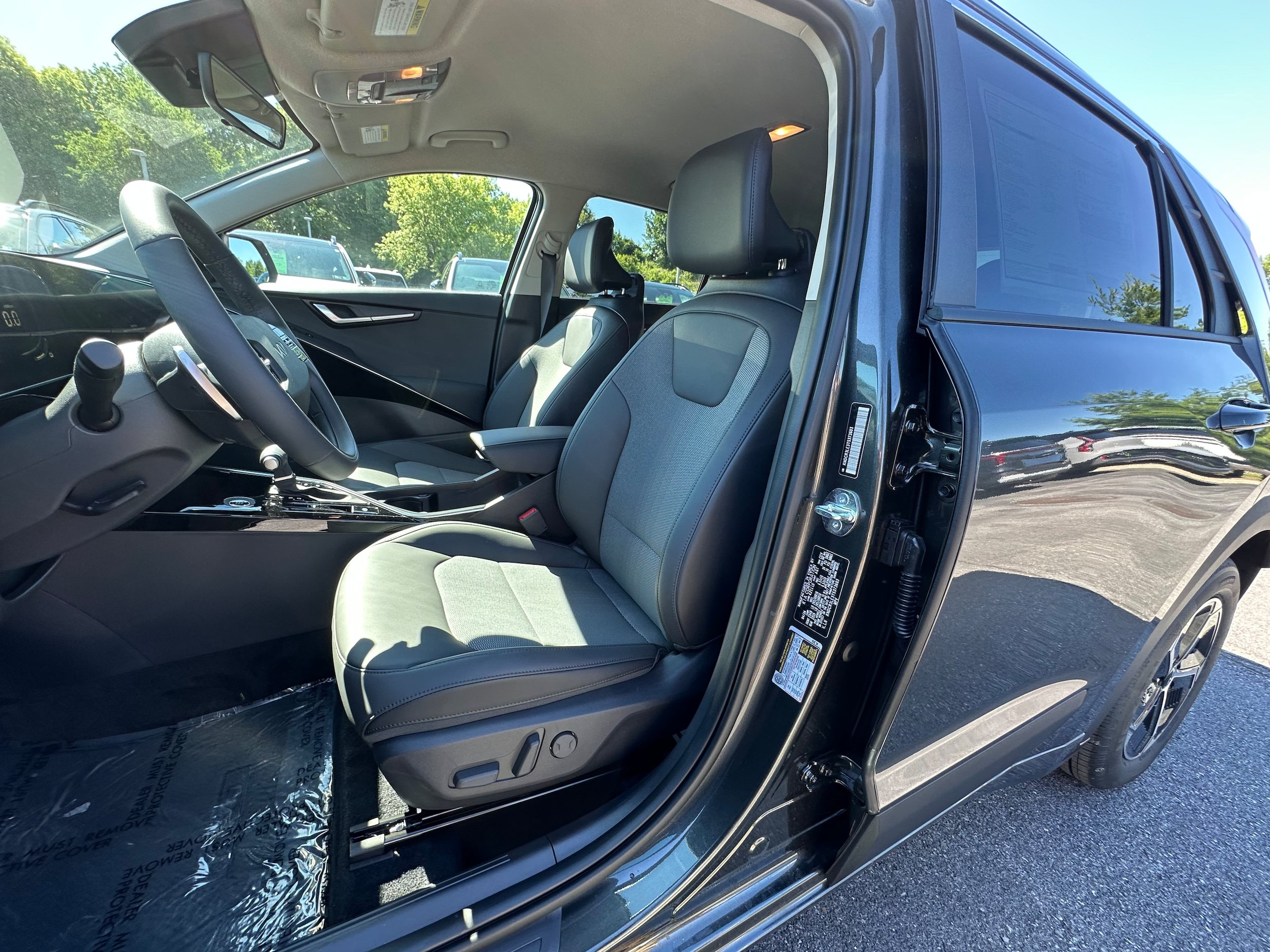 New 2026 Kia Niro EX FWD image 22