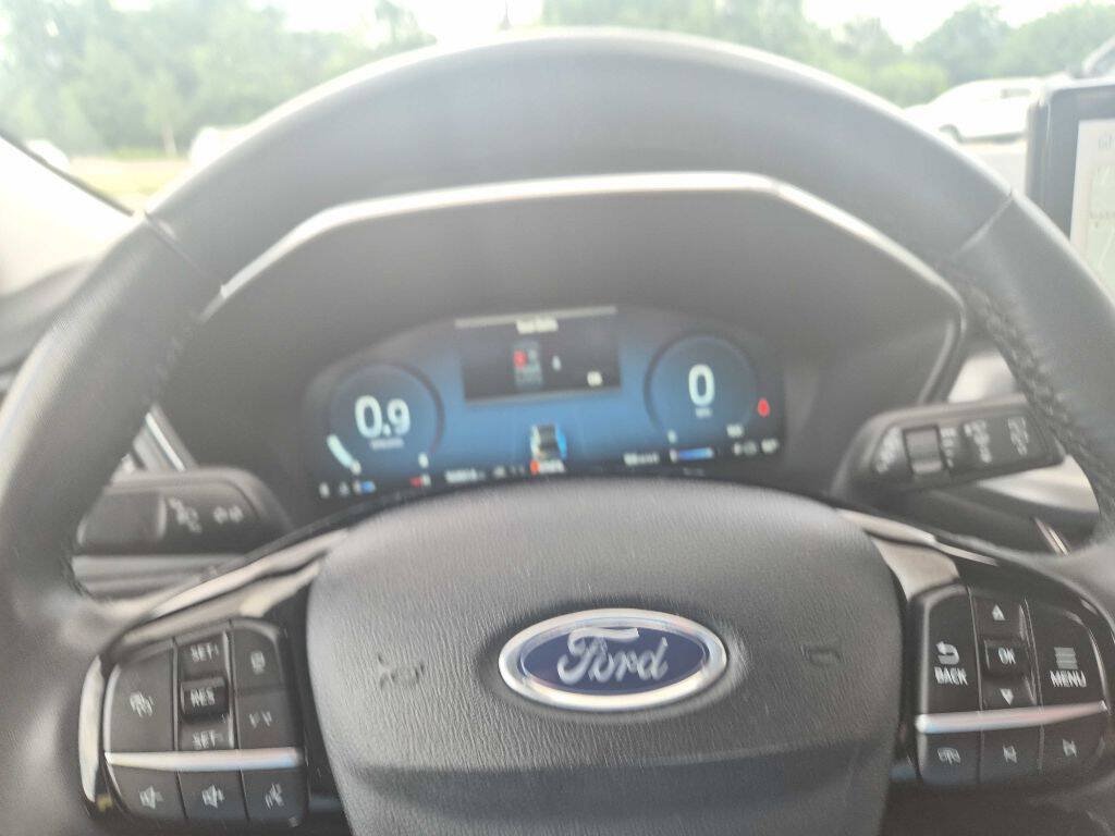 Used 2023 Ford Escape Platinum AWD/4WD image 9