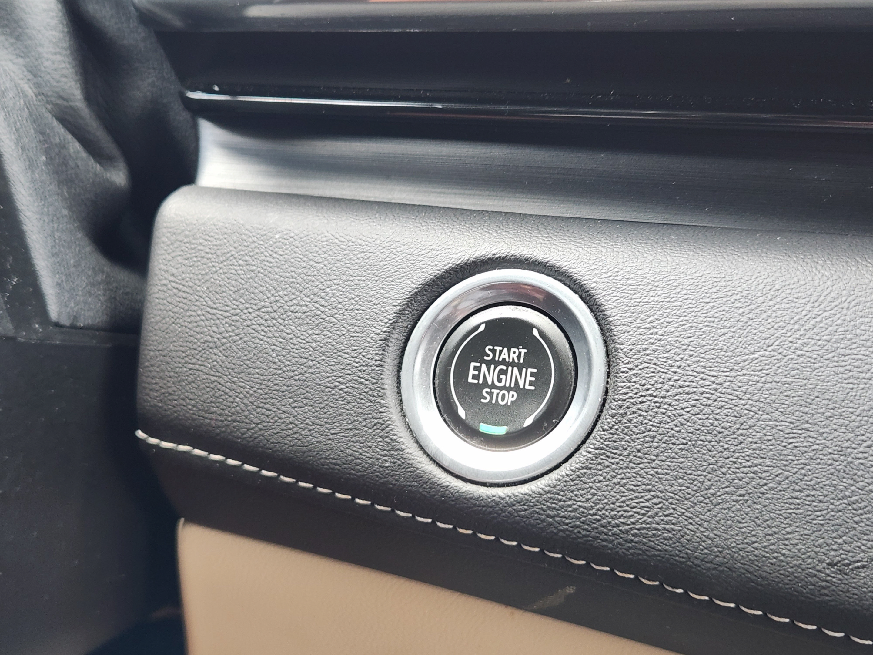 Used 2022 Cadillac Escalade Premium Luxury RWD image 21