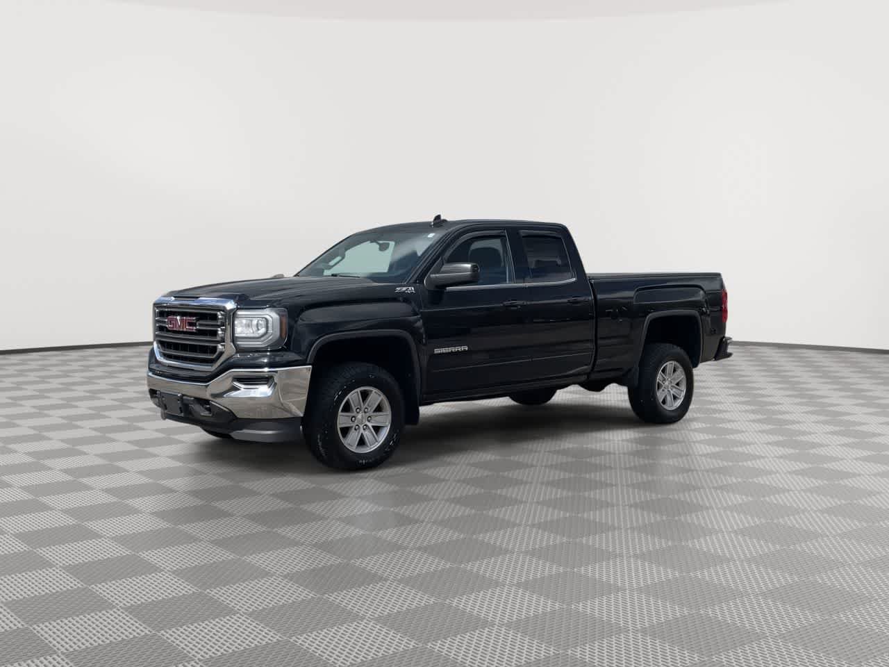 Used 2016 GMC Sierra 1500 SLE w/ Suspension Package, Off-Road AWD/4WD image 4