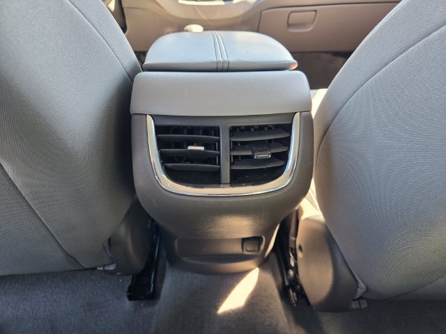 Used 2025 Chevrolet Malibu LT FWD image 12