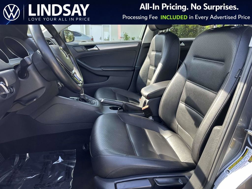 Used 2017 Volkswagen Jetta SE FWD image 11