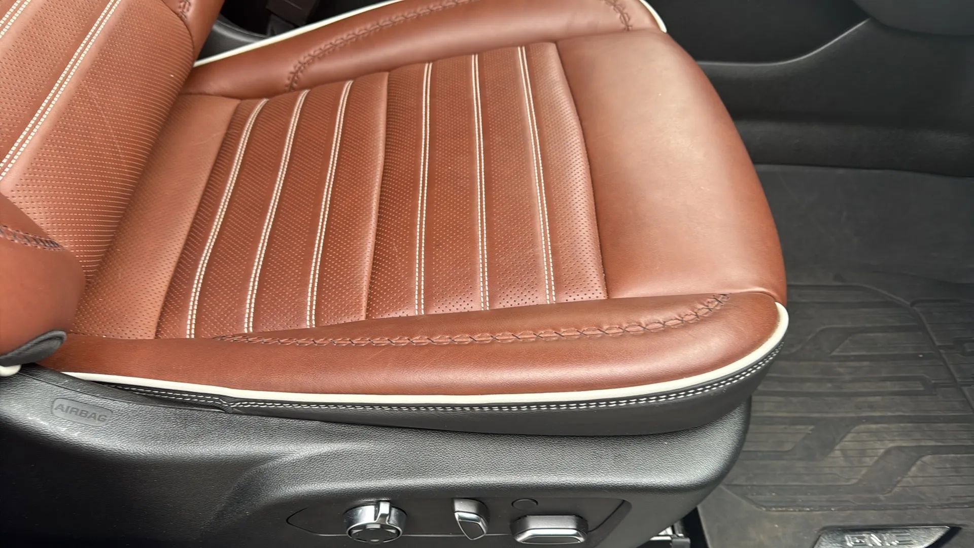 Used 2023 GMC Yukon Denali Ultimate image 27