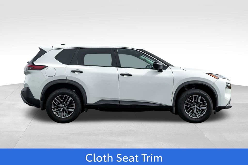 Used 2023 Nissan Rogue S AWD/4WD image 8