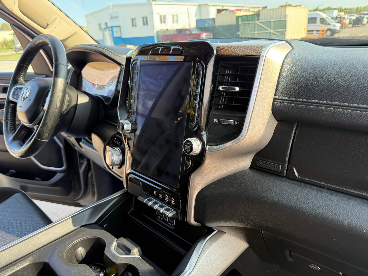 Used 2020 RAM 1500 Laramie image 32
