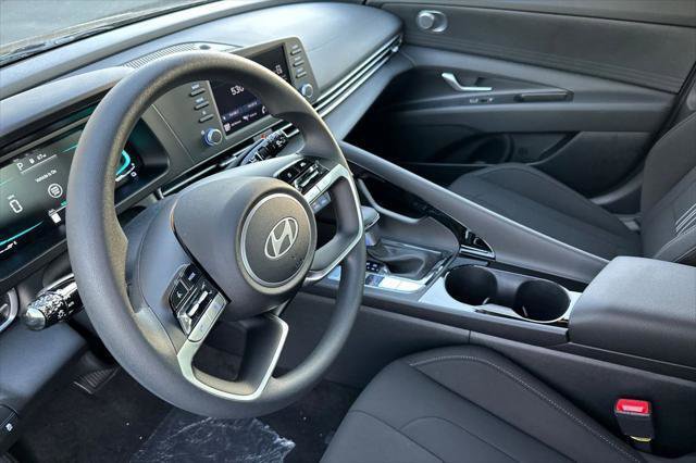New 2026 Hyundai Elantra Blue image 7