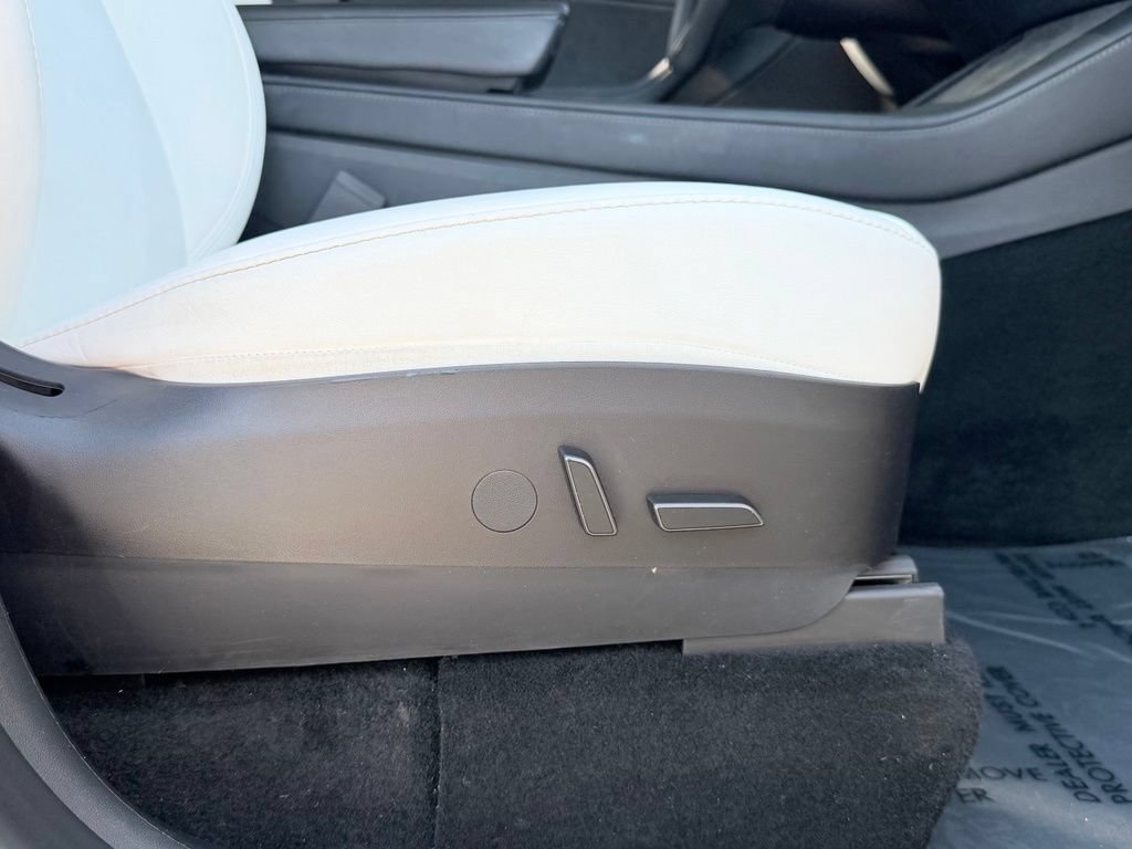 Used 2023 Tesla Model Y Long Range AWD/4WD image 38