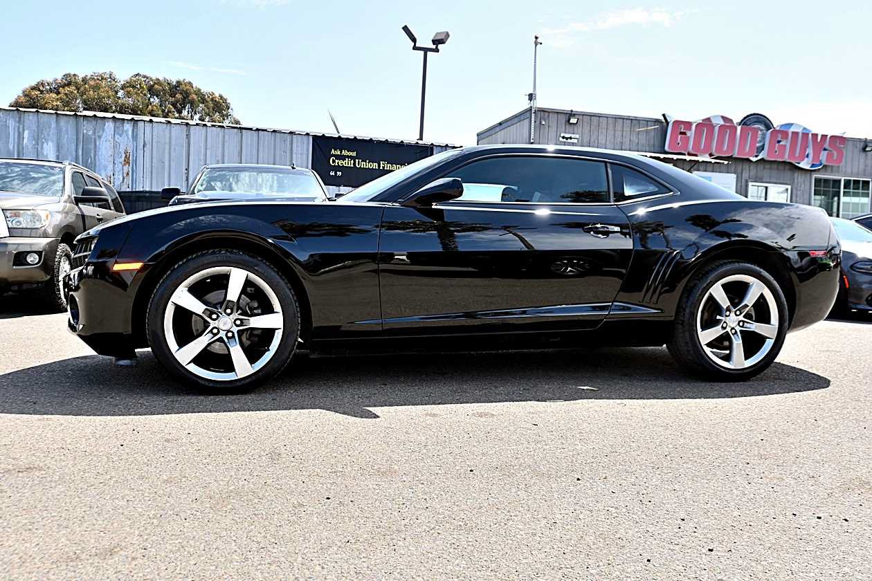 Used 2010 Chevrolet Camaro LT w/ RS Package RWD image 4