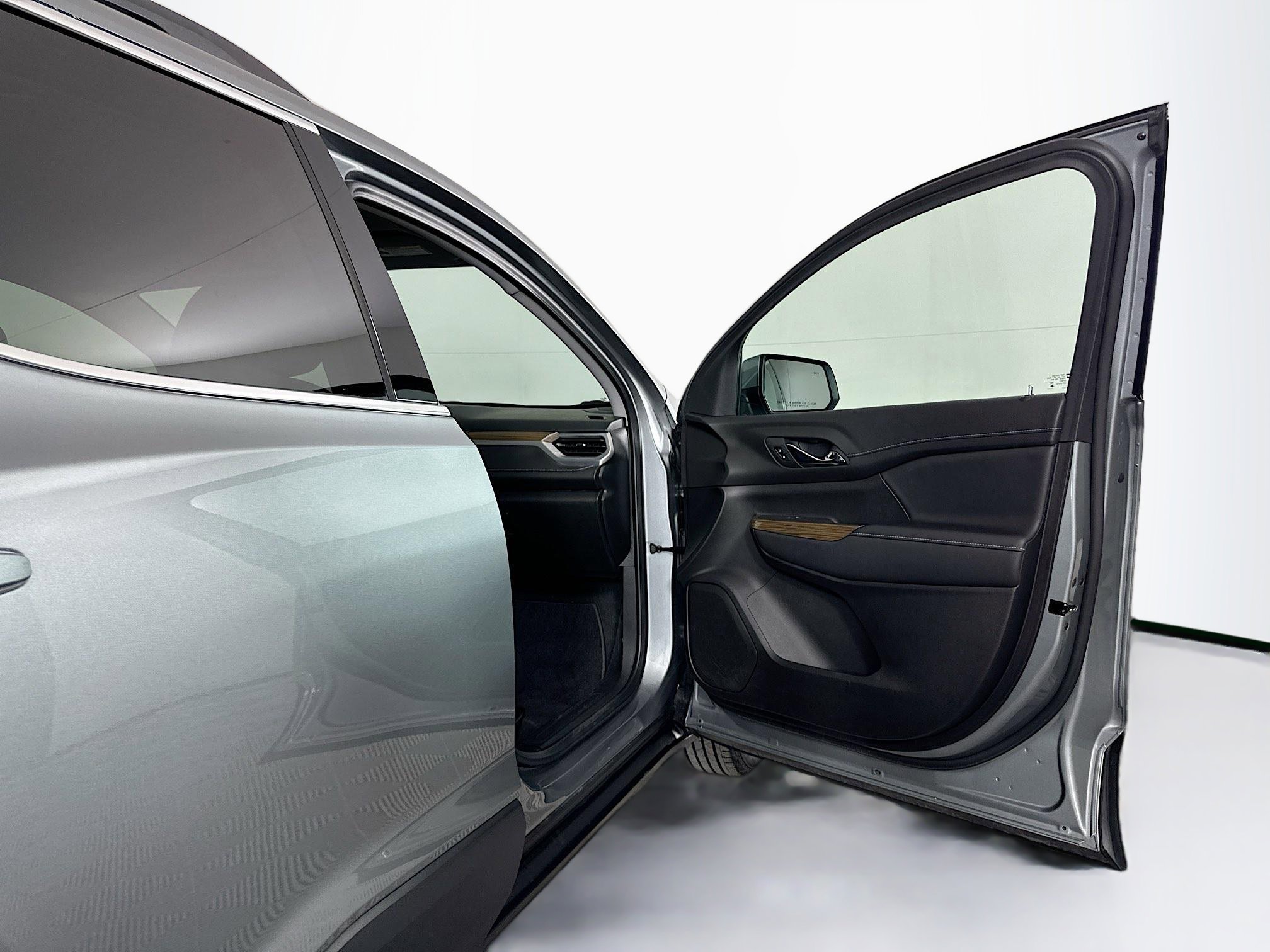 Used 2023 GMC Acadia SLE w/ Driver Convenience Package image 34