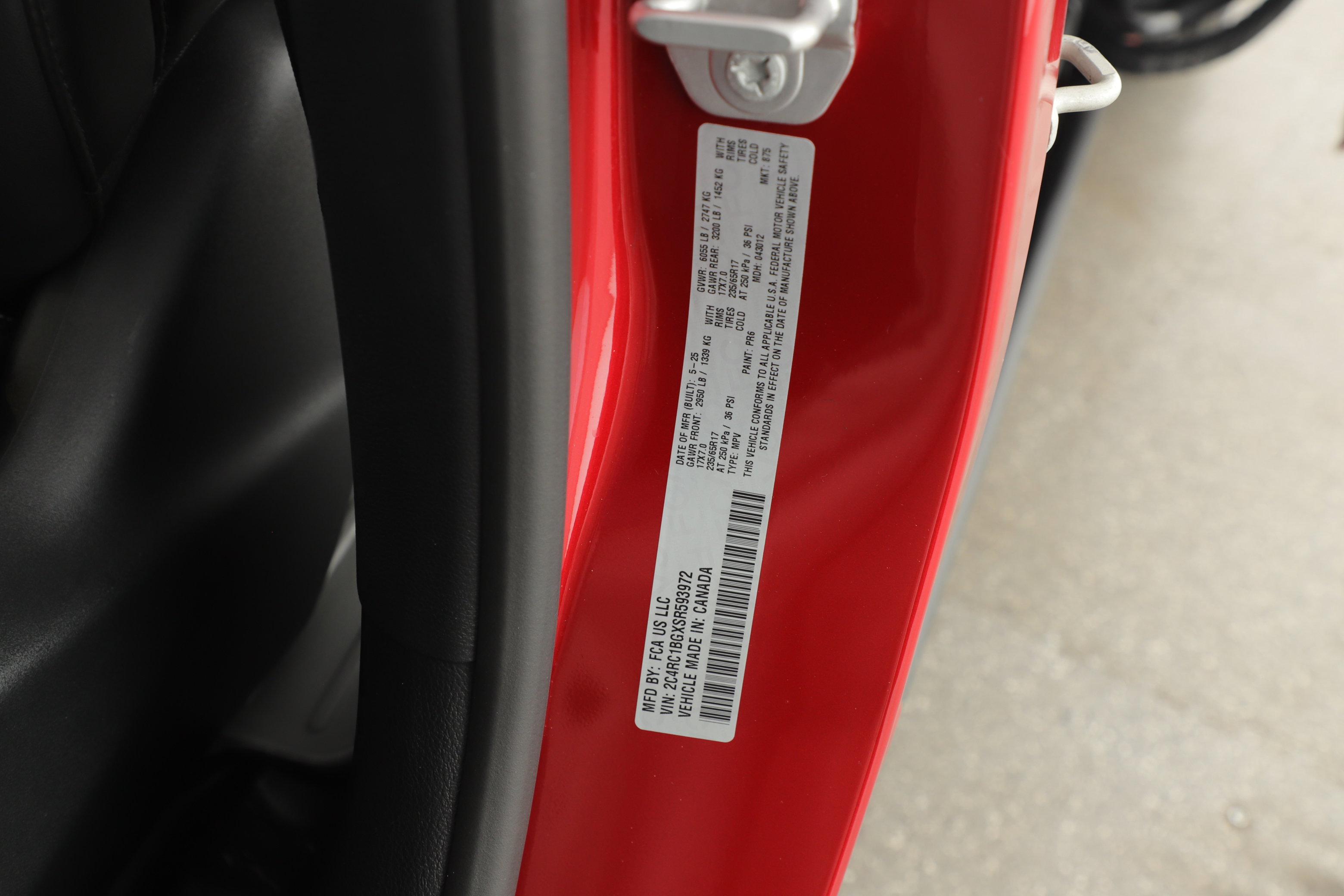 Used 2025 Chrysler Pacifica Select FWD image 5