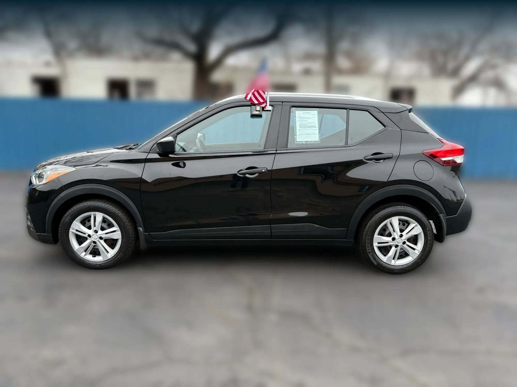 Used 2019 Nissan Kicks S image 4