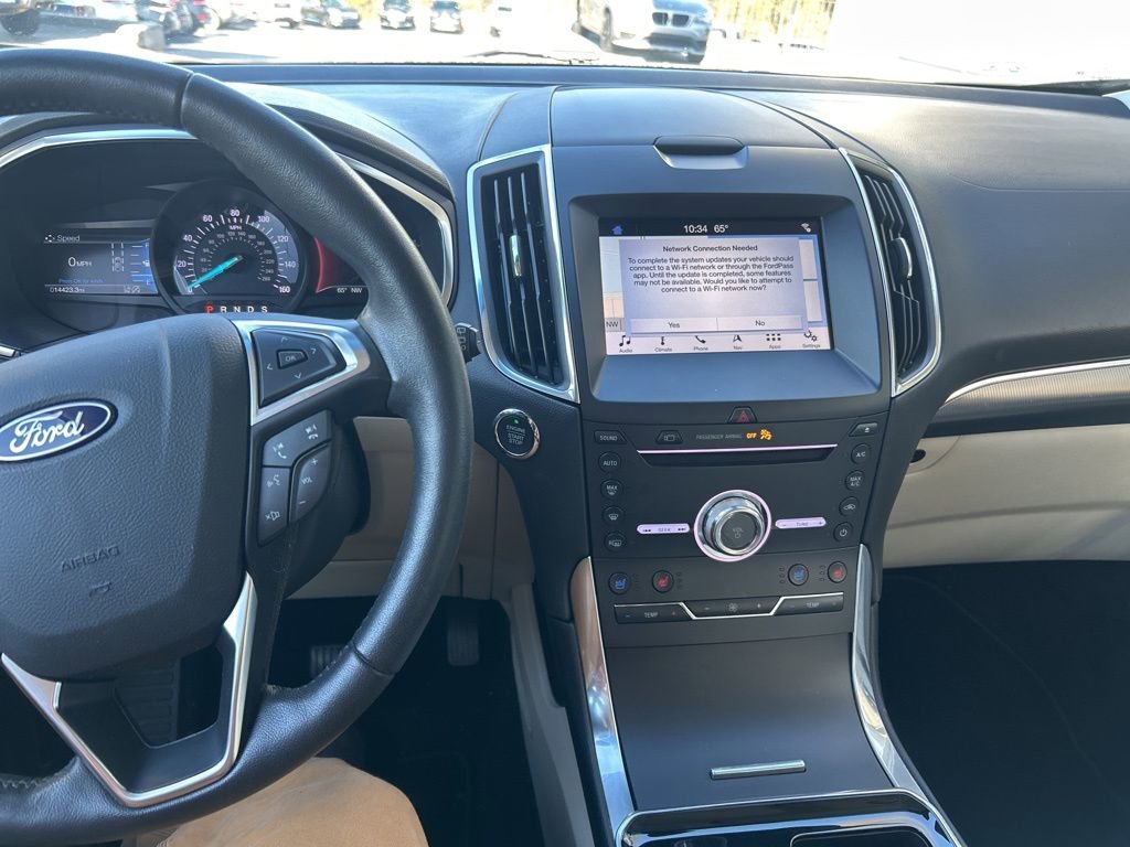 Used 2019 Ford Edge Titanium w/ Equipment Group 301A image 10