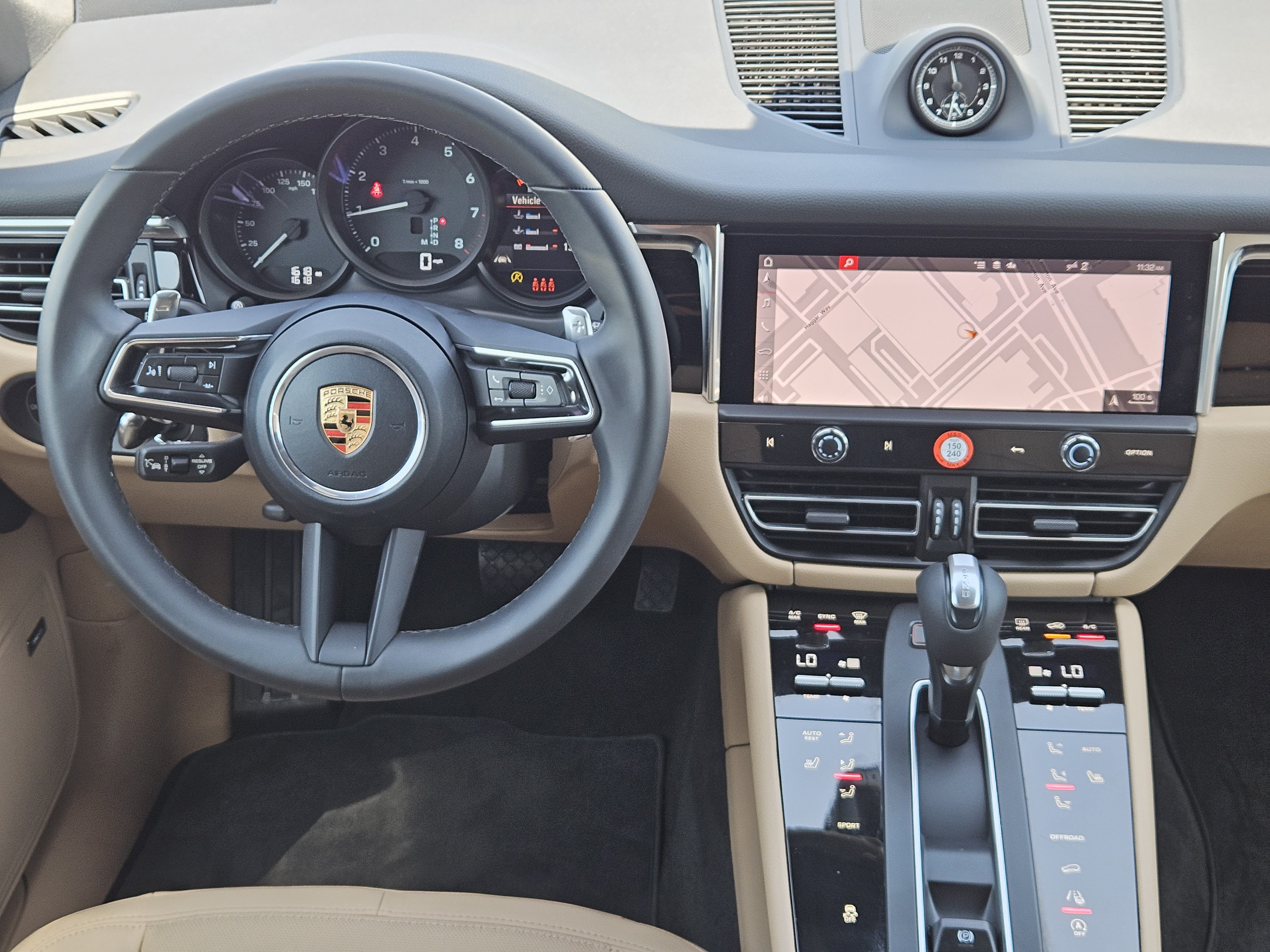 Certified 2026 Porsche Macan AWD/4WD image 26
