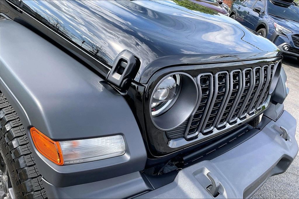 Used 2024 Jeep Wrangler Sport S AWD/4WD image 32