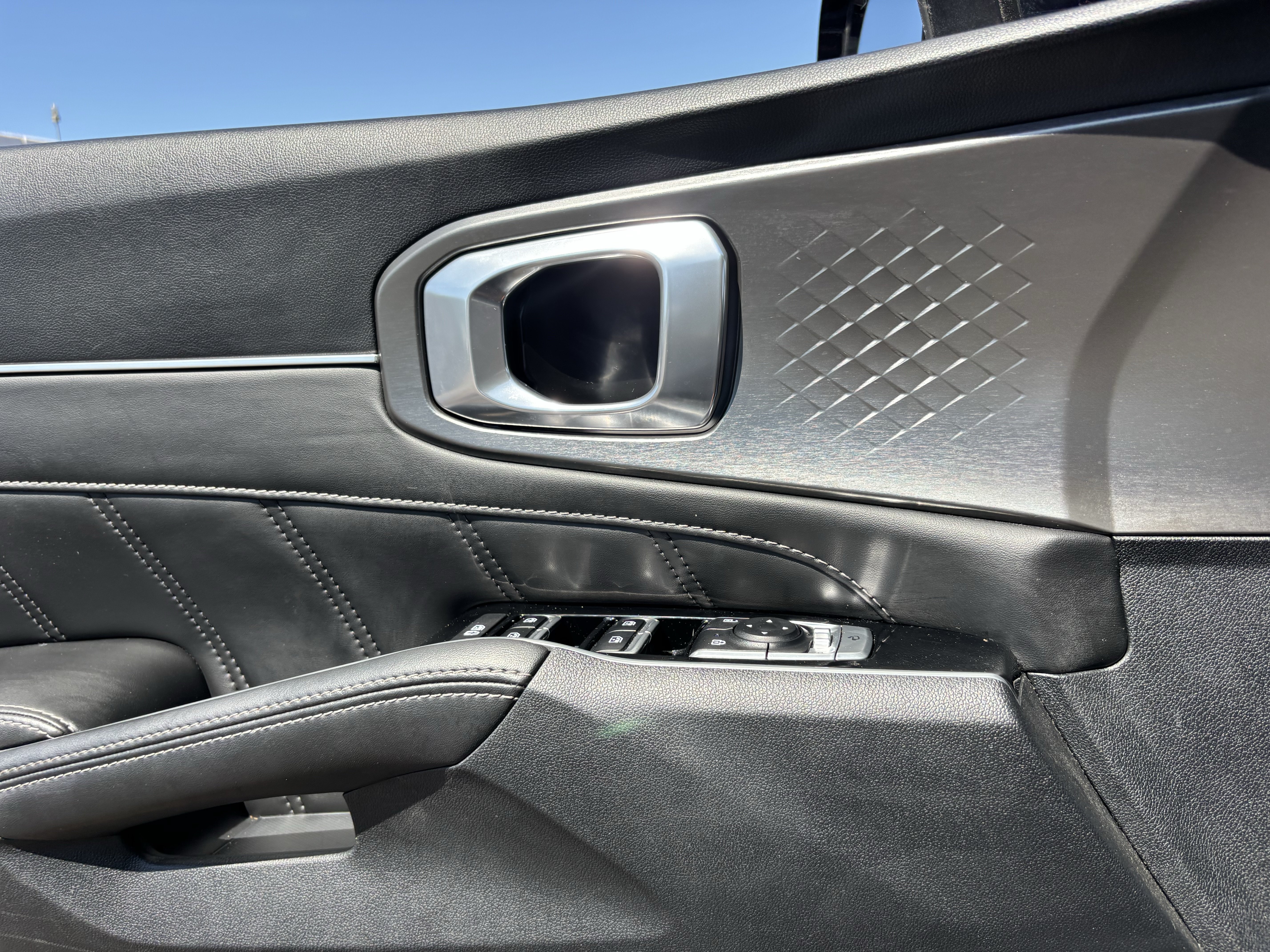 Certified 2023 Kia Sorento SX AWD/4WD image 19