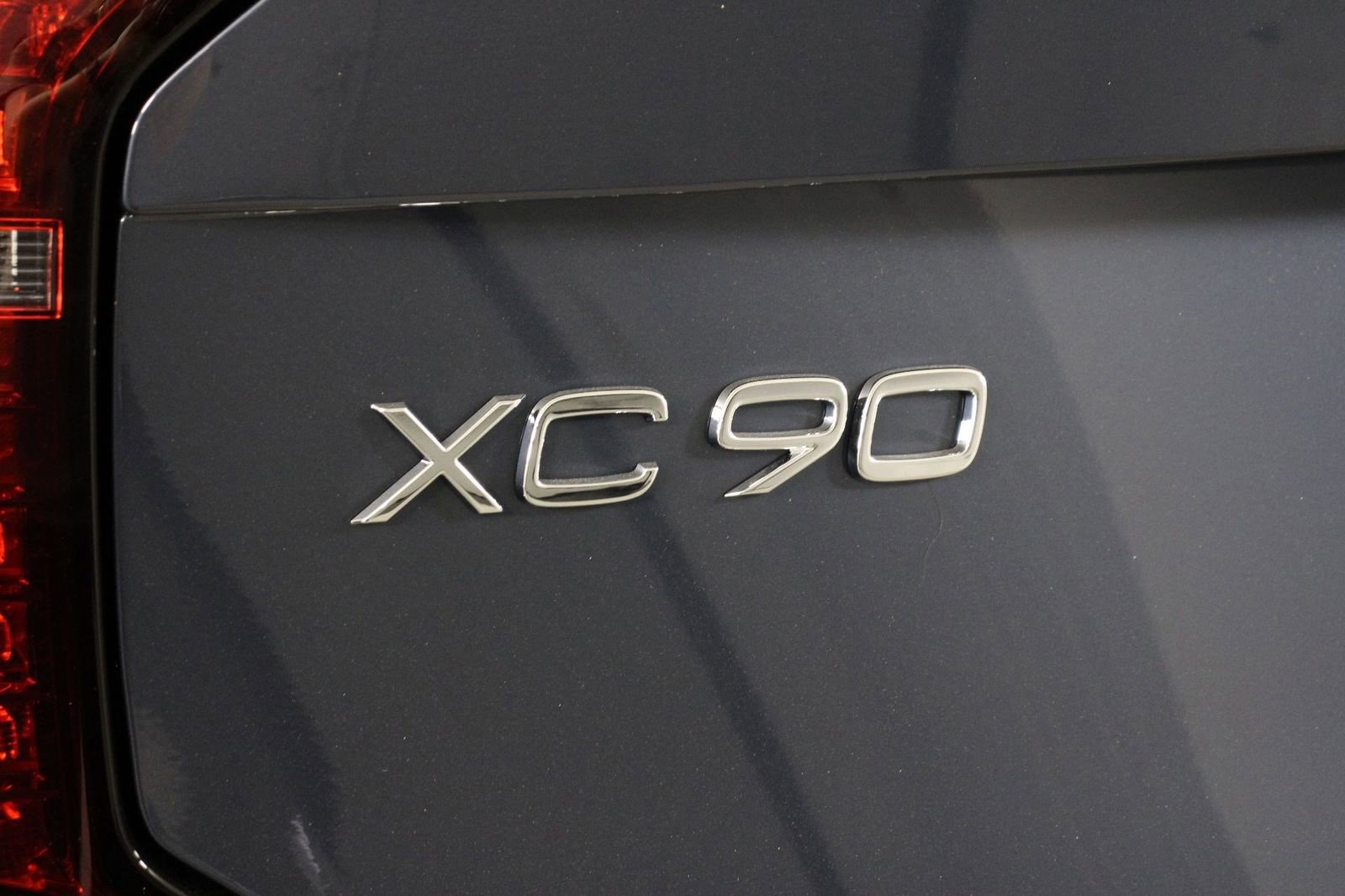 New 2026 Volvo XC90 B6 Plus w/ Protection Package Premier image 16