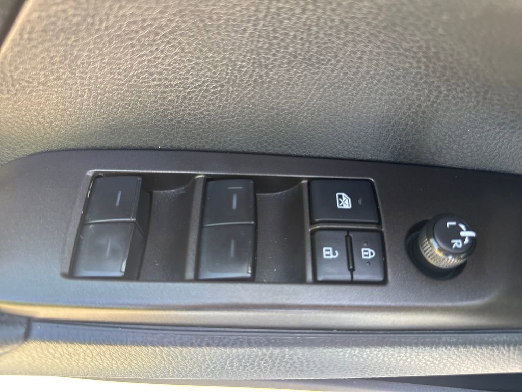 Used 2023 Toyota Camry SE FWD image 17