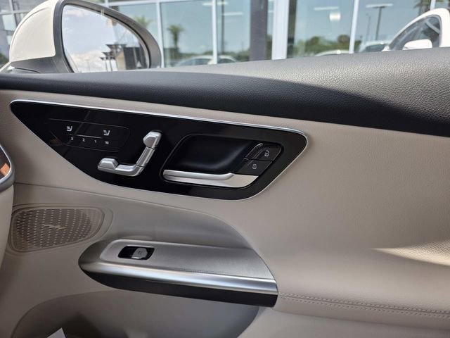 New 2025 Mercedes-Benz GLC 350e 4MATIC image 14