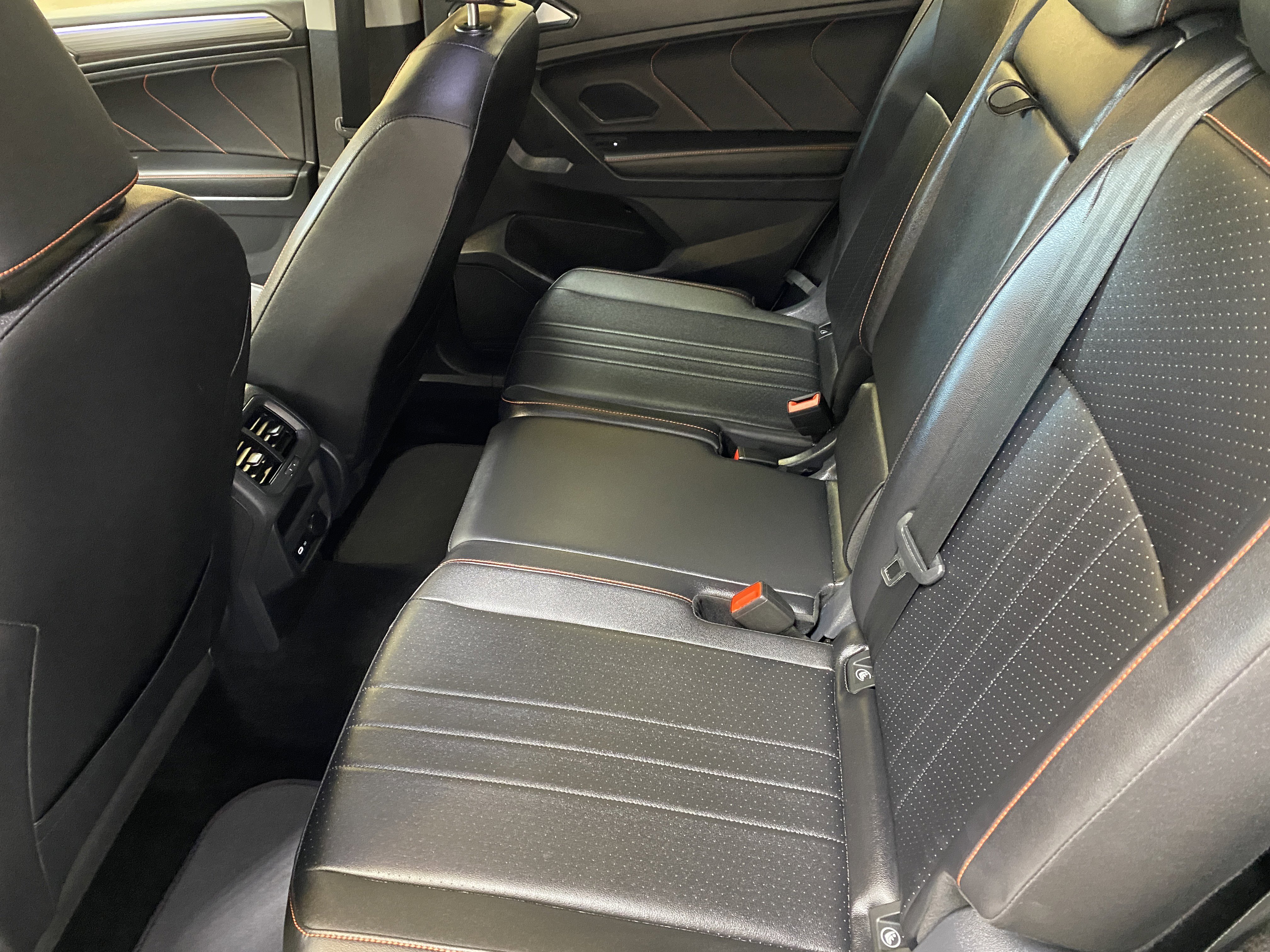 Used 2024 Volkswagen Tiguan SE image 20