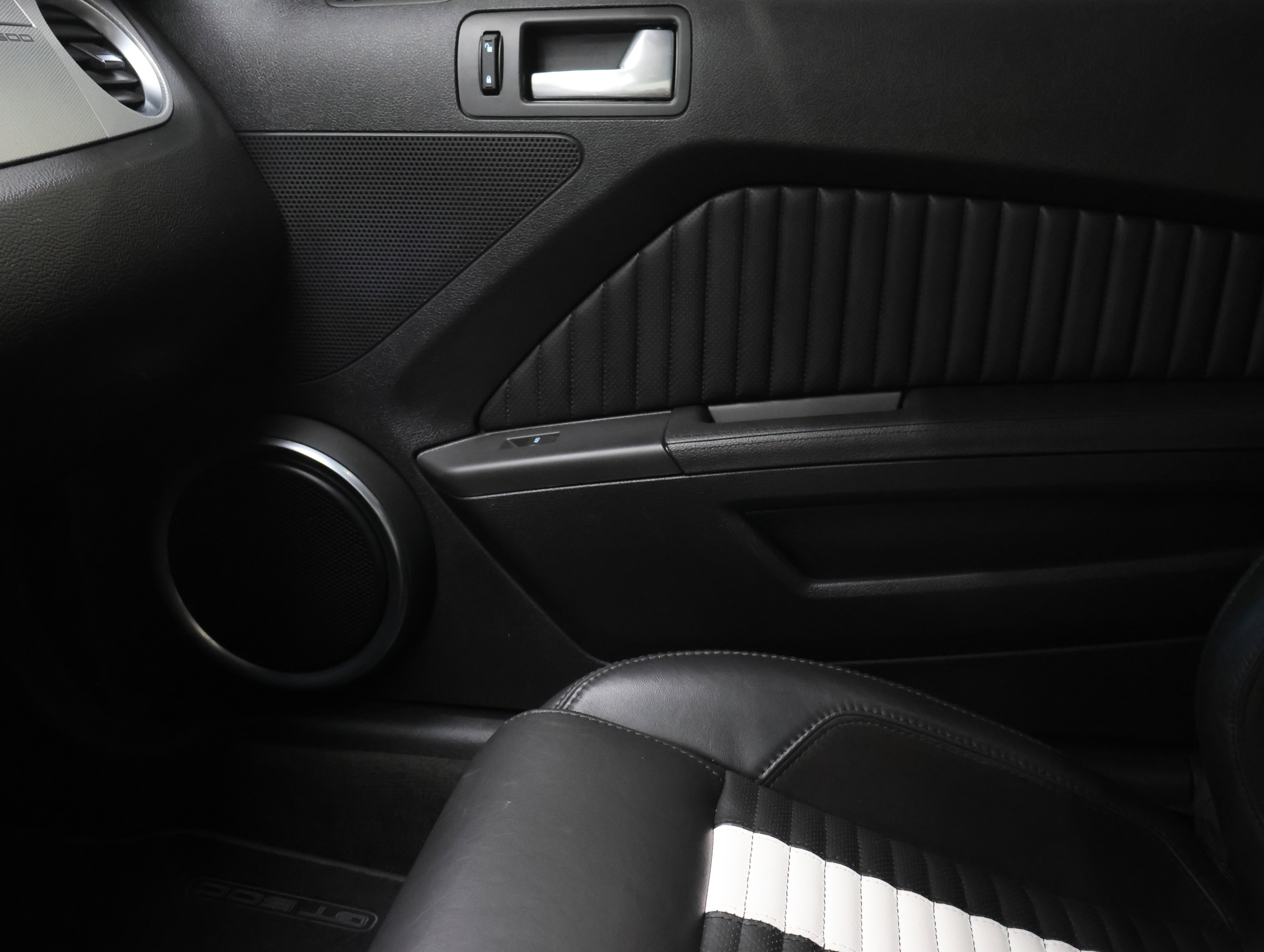 Used 2013 Ford Mustang Shelby GT500 RWD image 12