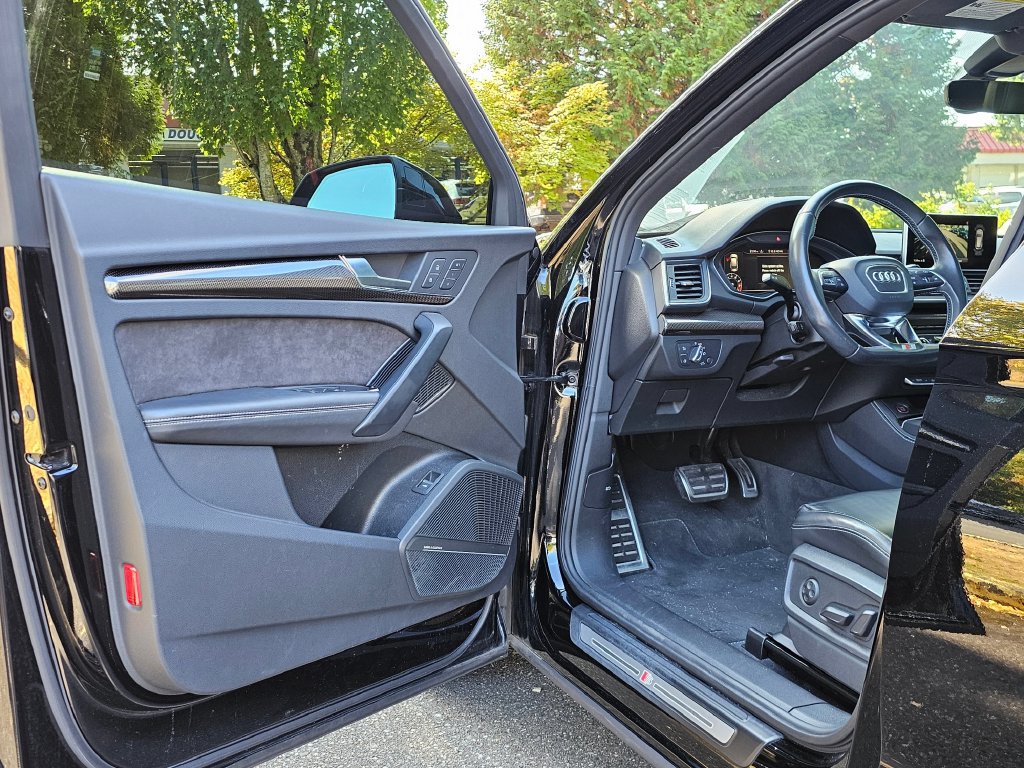 Used 2019 Audi SQ5 Premium Plus w/ Premium Plus Package AWD/4WD image 22