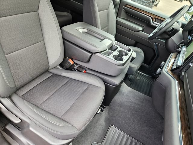 Used 2024 Chevrolet Silverado 1500 LT AWD/4WD image 10