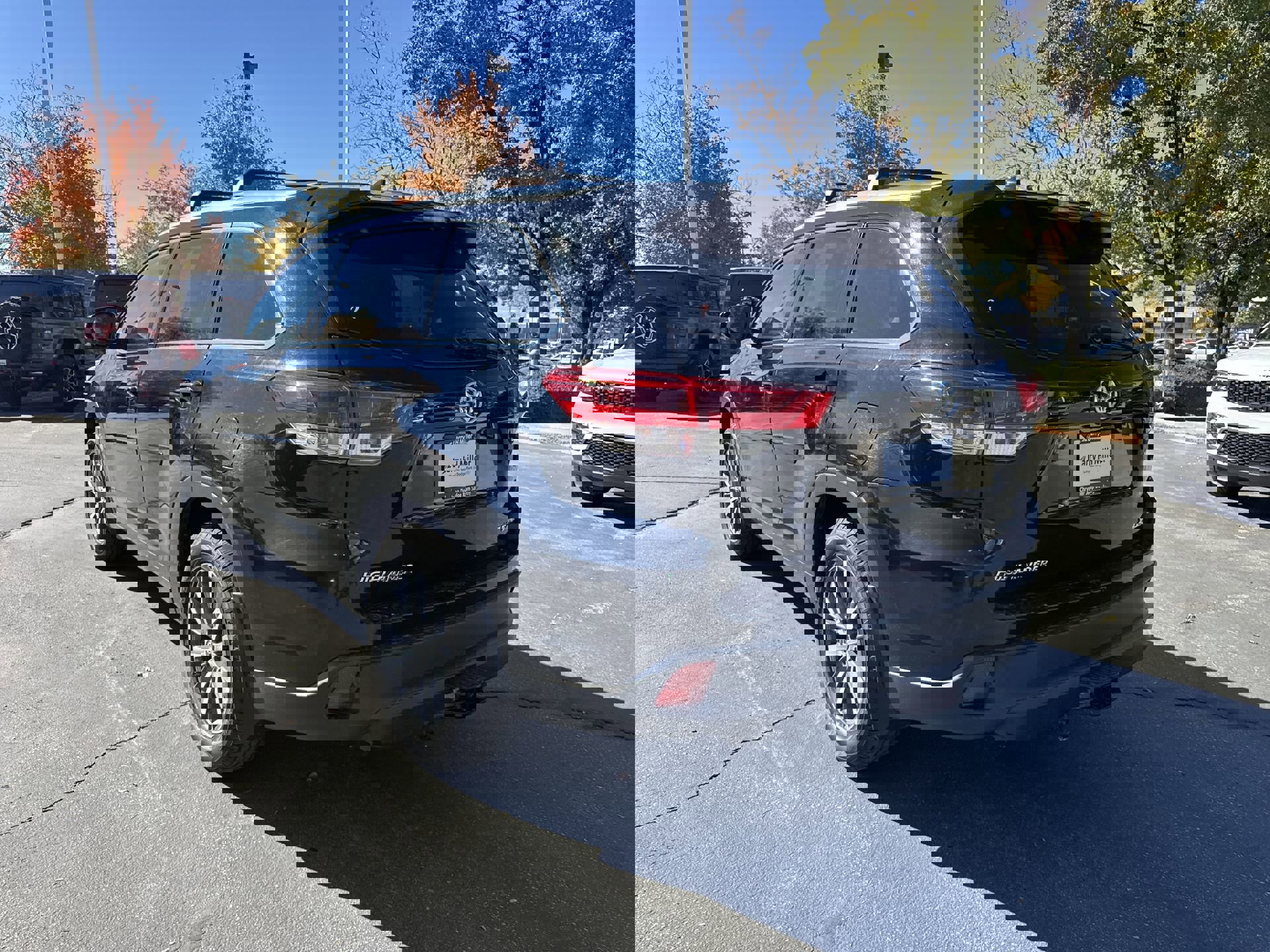 Used 2018 Toyota Highlander XLE image 6