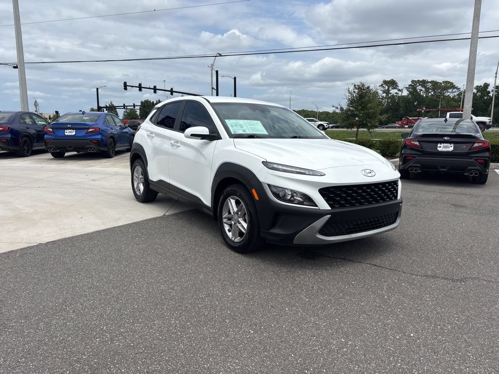 Used 2022 Hyundai Kona SE FWD image 3