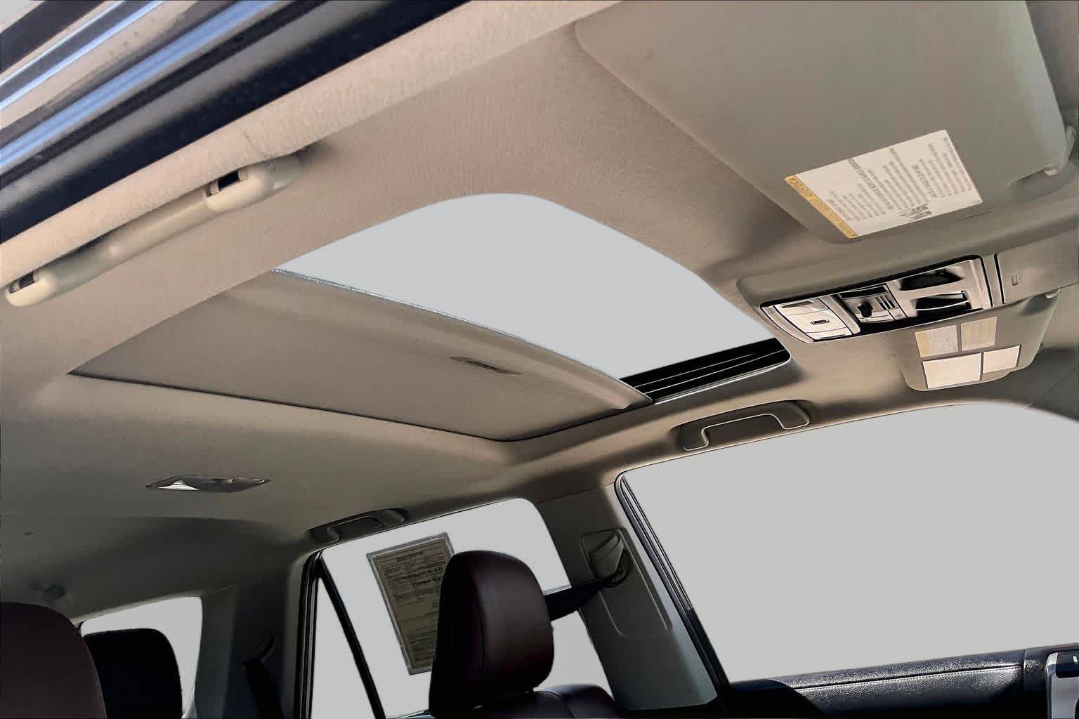 Used 2021 Toyota 4Runner Limited AWD/4WD image 25