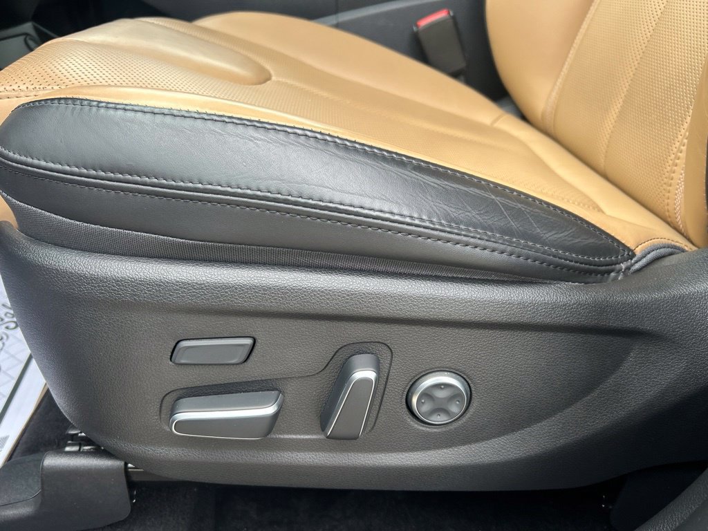Used 2021 Hyundai Santa Fe Calligraphy AWD/4WD image 13