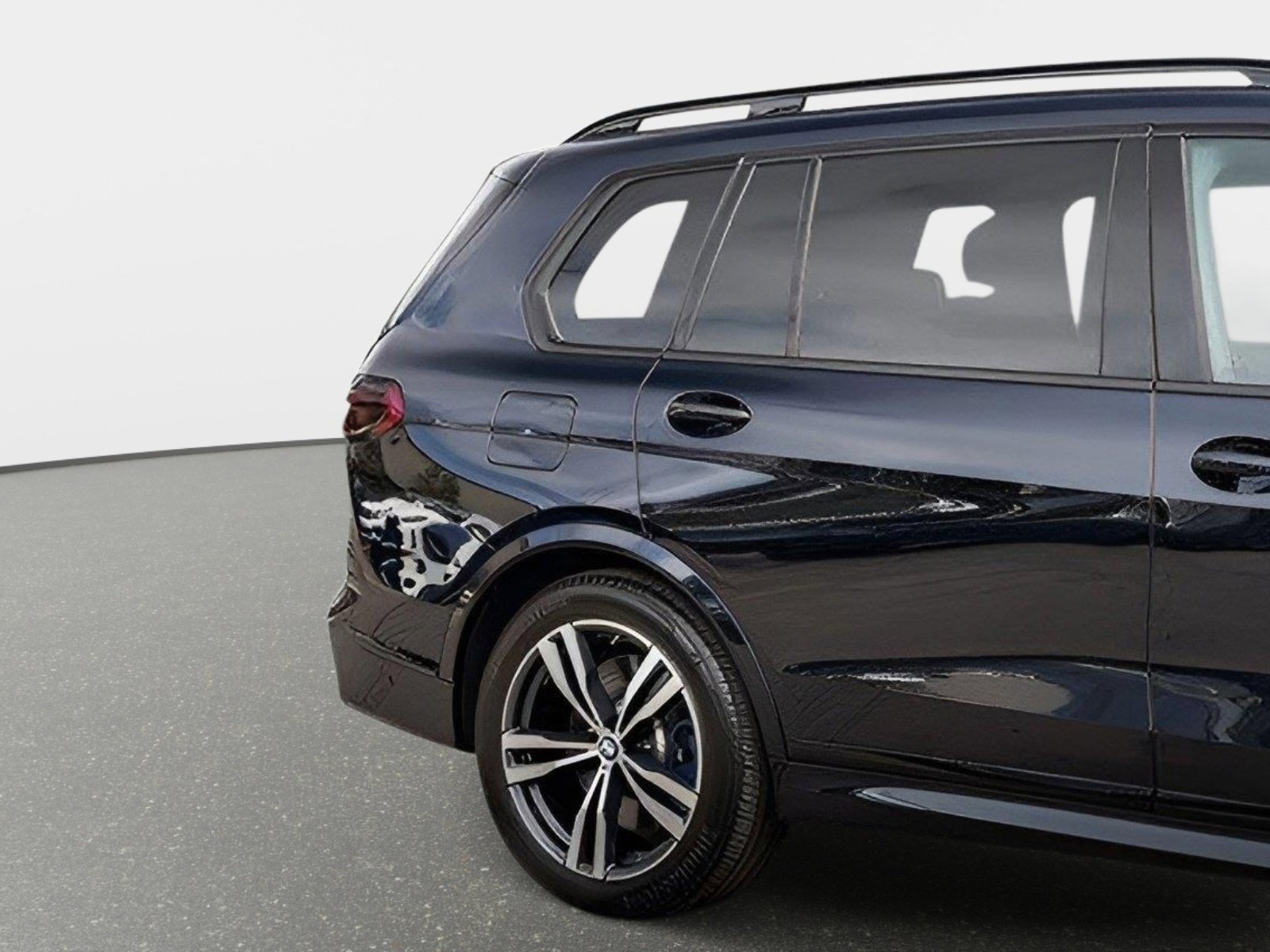 Used 2023 BMW X7 M60i image 11