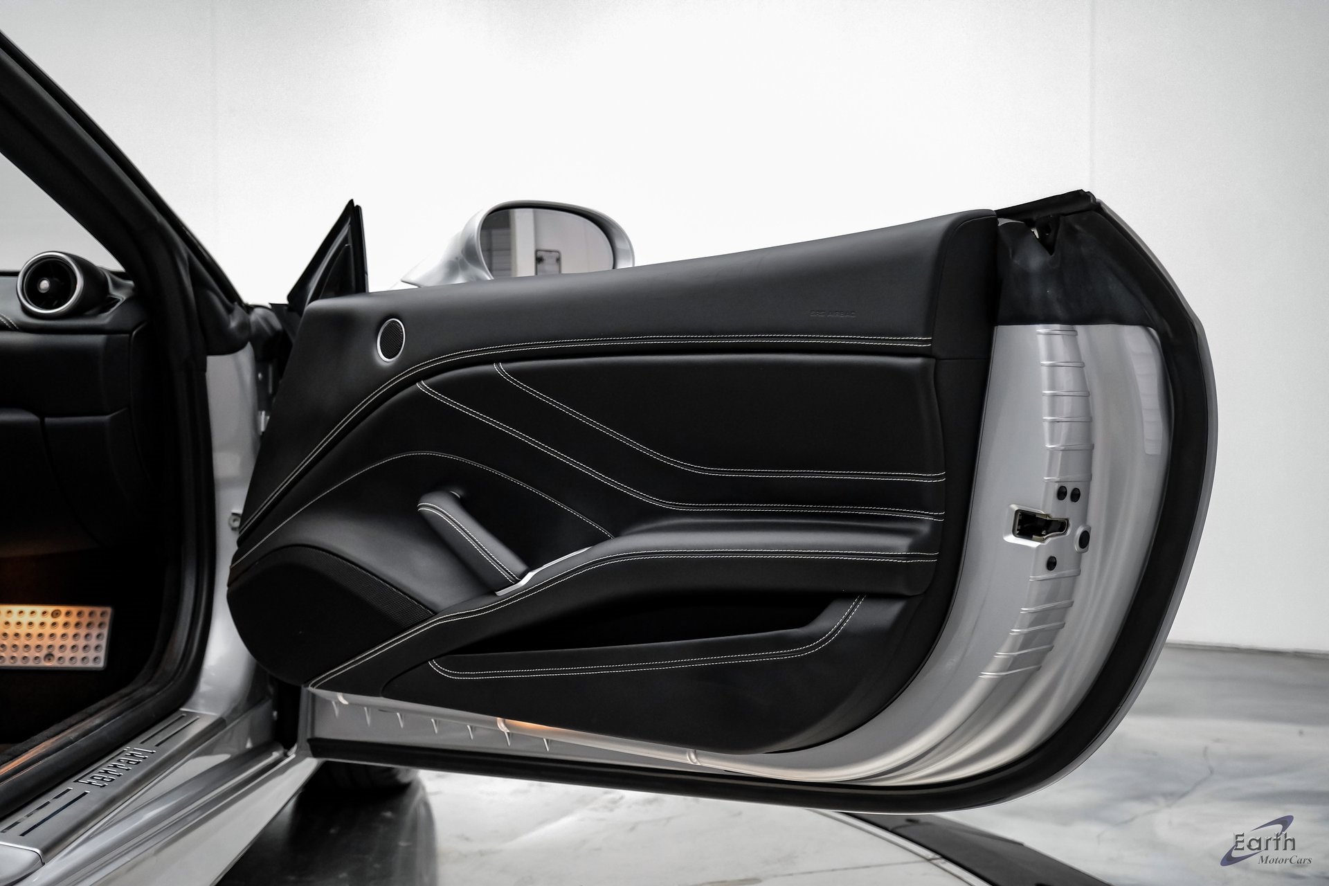 Used 2016 Ferrari California T image 68