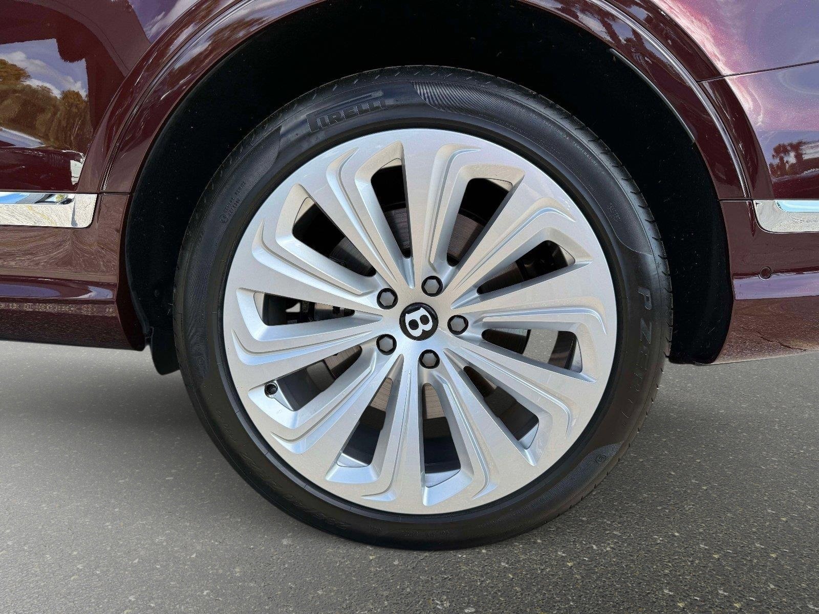 Used 2022 Bentley Bentayga image 16