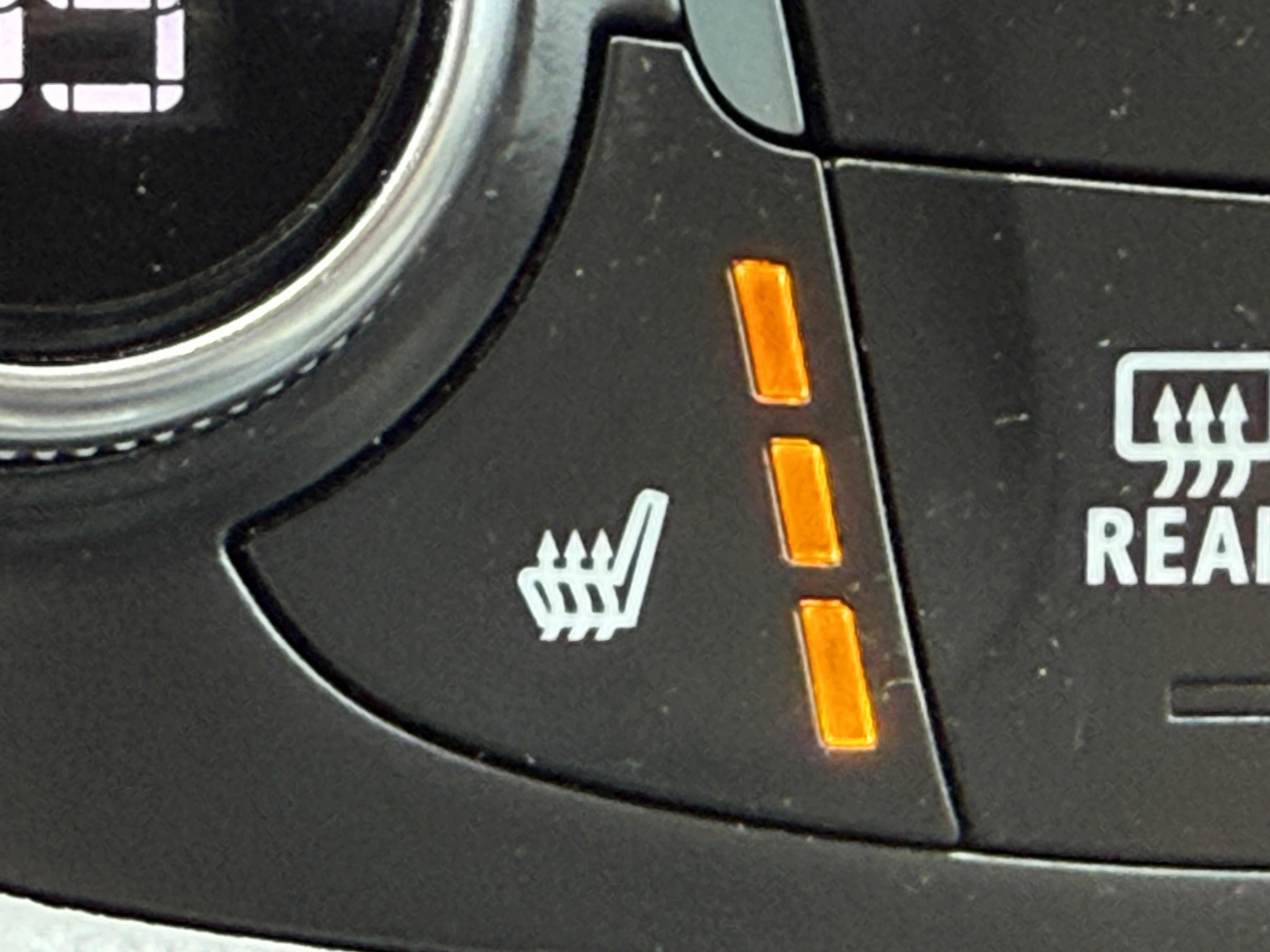 Used 2024 Chevrolet Equinox LT image 24