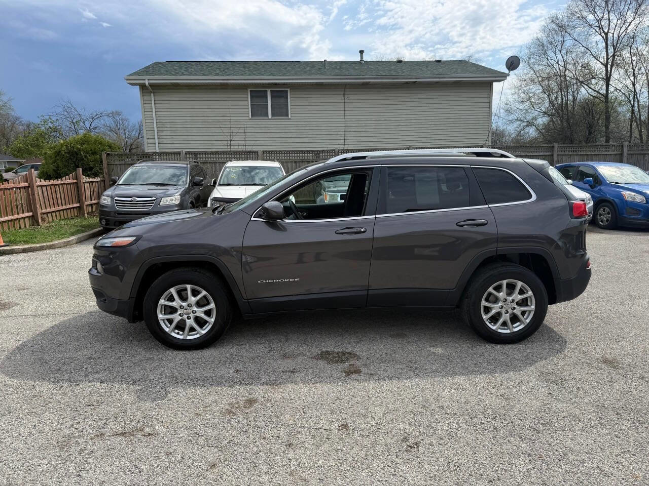 Used 2015 Jeep Cherokee Latitude w/ Comfort/Convenience Group image 10