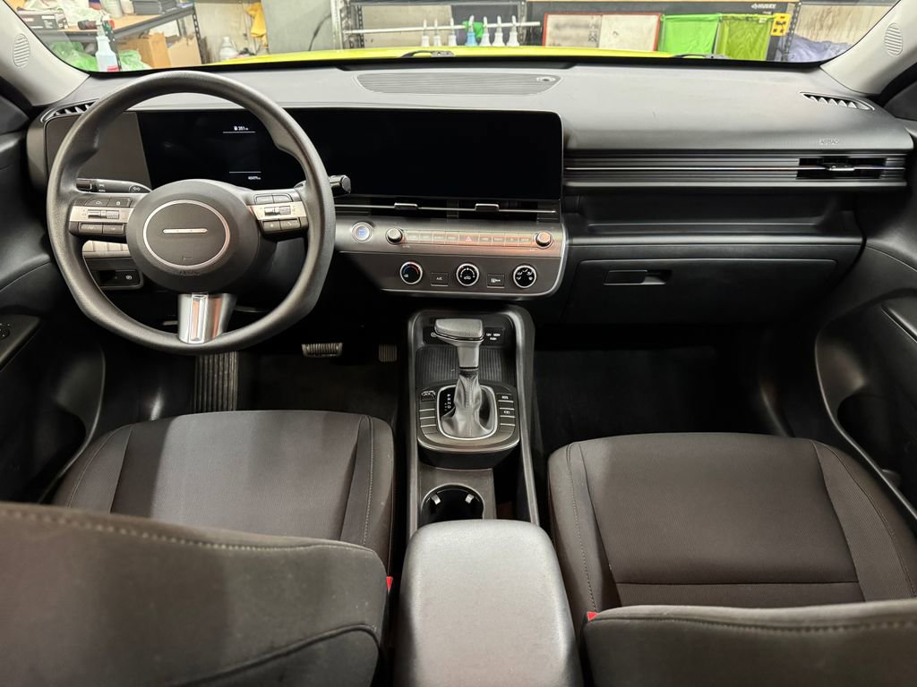 Used 2024 Hyundai Kona SE image 17